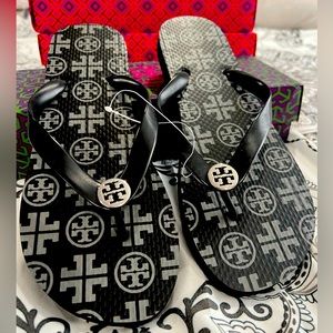 Brand new Black Tory Burch flip flops
